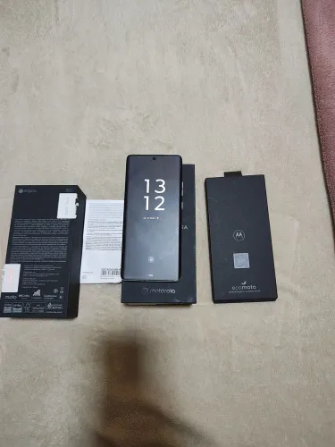 Celular Motorola 50 ultra novo na caixa.