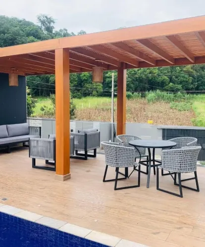 MESA DE ALUMINIO COM 4 C ADEIRAS DE CORDA NÁUTICA - ÁREA EXTERNA