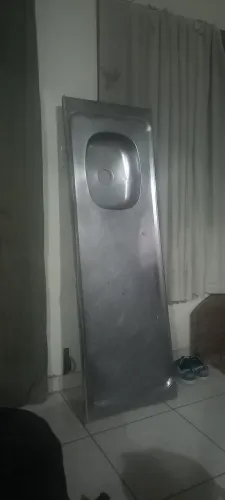 Pia de Inox 1,70m Cimentada (Usada, Ótimo Estado) 