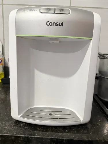 Bebedouro de mesa da Cônsul. 
