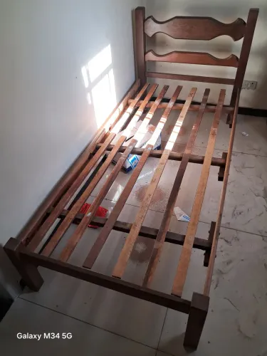 Cama solteiro de sucupira