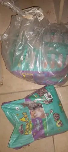 Areia de gato Miau cat, perfumada 5 pacotes 
