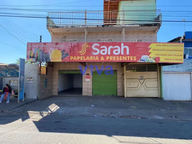 Aluga-se sala comercial com 2 portas de aço, área coberta, 1 banheiro, 1 copa no setor Col