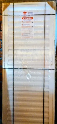 Porta de alumínio uma com vidro e outra sem 500 cada 