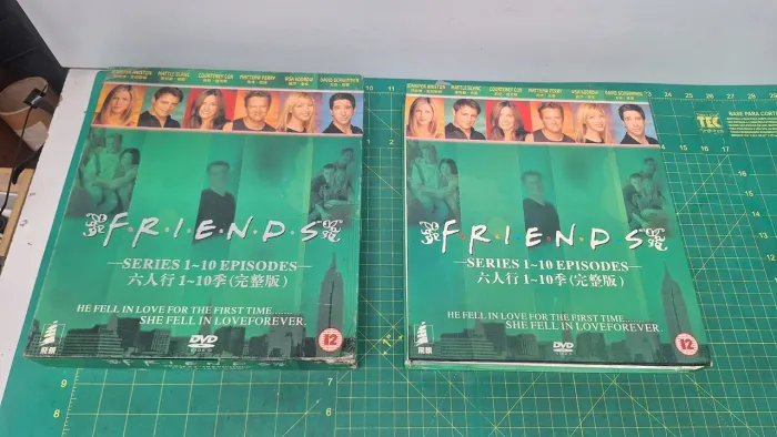 Box em DVD da icônica série FRIENDS, todas as temporadas (1ª à 10ª)edição importada