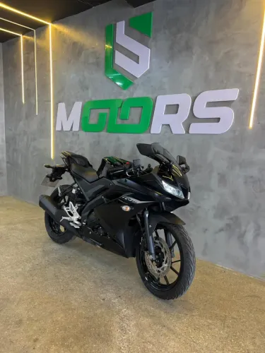 YAMAHA R15 2025