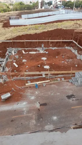 Trabalho em pedreiro serviços e acabamentos