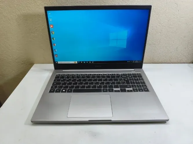 Ultrabook Samsung Book 10a geração, 8GB de memória, 120GB. Tela FULL HD. TOP. Bateria 5 Hr