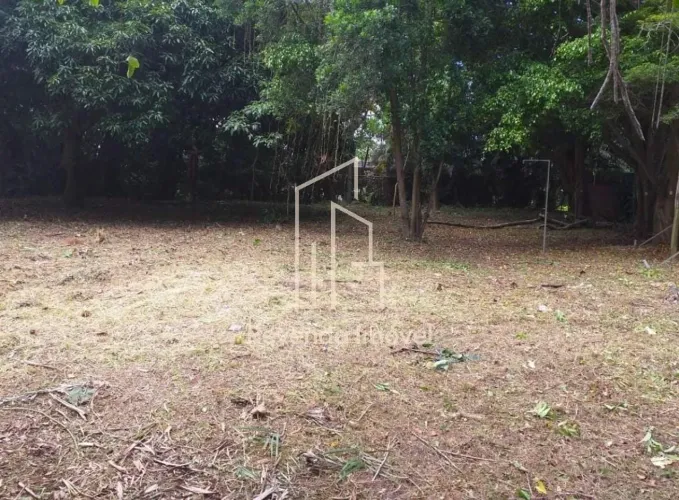 Terreno à venda na Chácara Flora