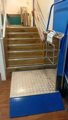Elevado para cadeirante ou prancha para subir coisa pesadas 