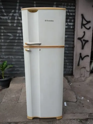 Refrigerador Electrolux 127V DC38 365L 