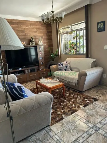 Casa para Venda no Grama - 320 m²