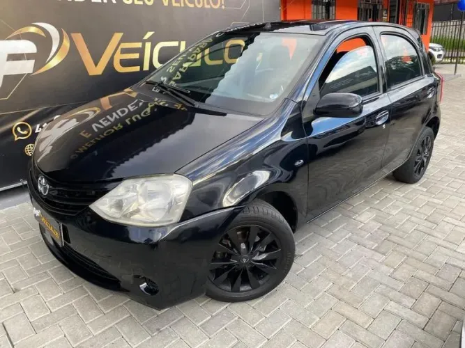 Toyota Etios X 1.3 Flex 16V 5P Mec. 2013