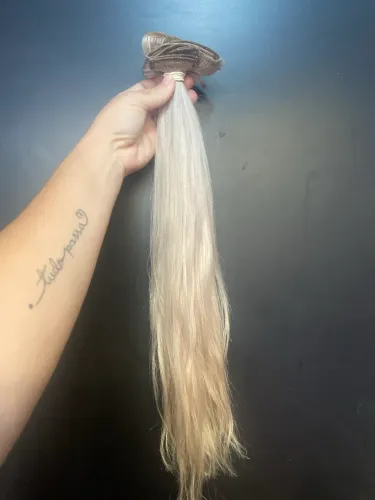 Cabelo loiro humano