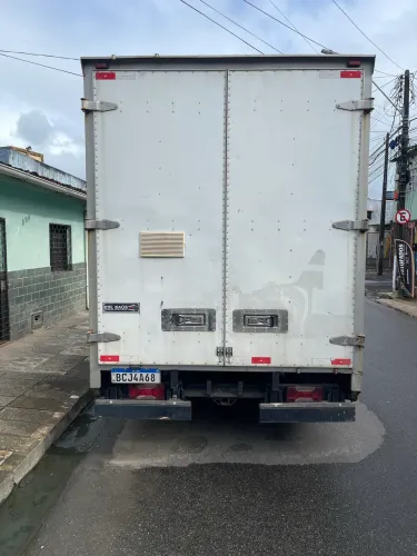 Vendo baú de 4 metros
