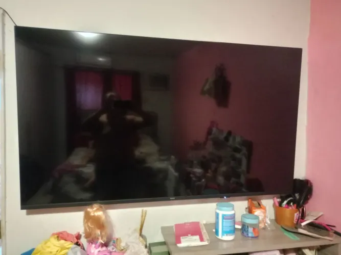 Vendo TV 65 polegadas com defeito