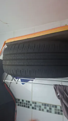 Pneu dunlop 4 meses de uso 