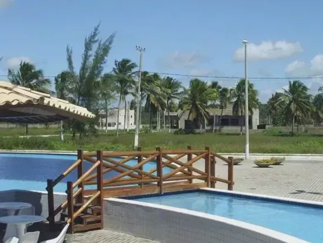 Terreno à venda com 360 metros quadrados, no Condomínio Águas de Camacari - Lucena - PB