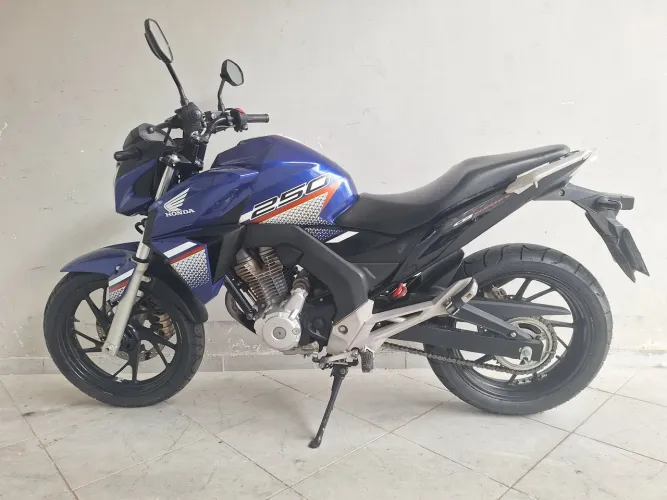 Cbx 250 twister ano 2022. OPORTUNIDADE 
