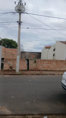 Lote 305 m2 Bairro Jardim Maracanã