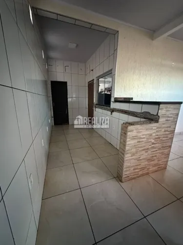 Casa com 2 Quarto(s) e 1 banheiro(s) para Alugar, 223 m² por R$ 2800 / Mês