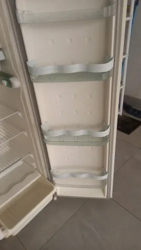 Geladeira Consul 280 litros.  Ótimo estado
