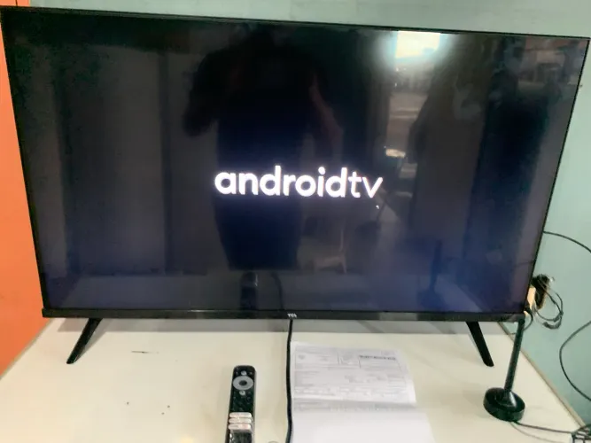 Vendo essa televisão smart Android 40 polegadas semi nova 