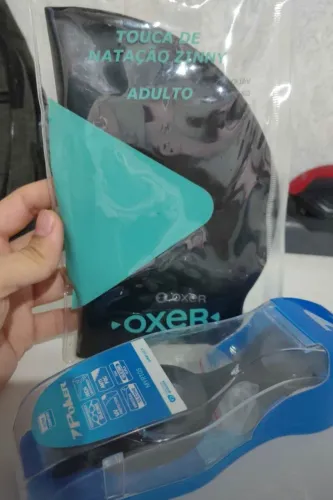 Kit de natação (touca e óculos)!