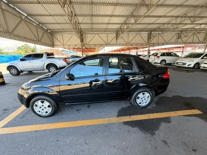 Ford Fiesta Sedan 1.0 8V Flex 4P 2008