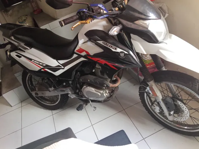 Passo ou vendo moto NK 150 para pessoas de responsabilidade