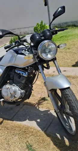 Suzuki GSR 125 - Prata, Yes 125
