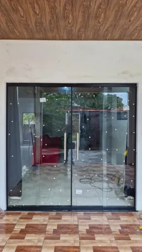 Porta vidro temperado ( vidraçaria)