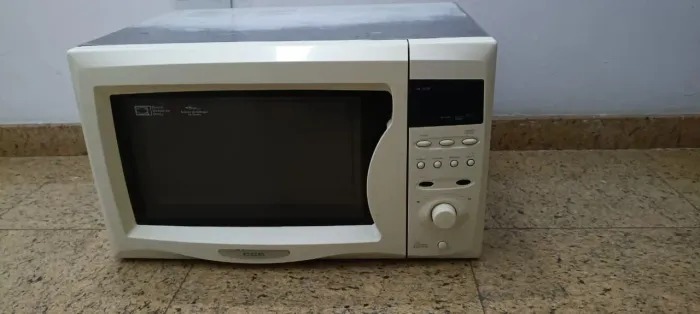 Microondas CCE 31 Litros