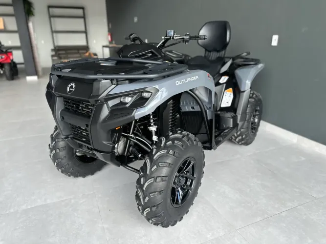 Quadriciclo can-am outlander max 650 HD5 DPS