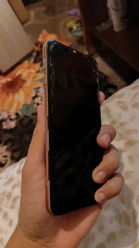 Vendo um celular j4  porque já tenho um ja aí estou vendendo esse j4