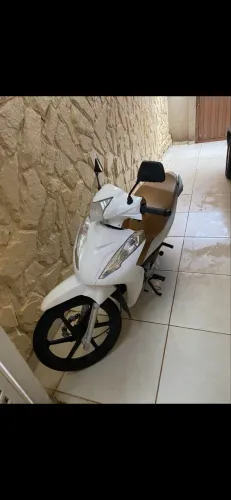 Vendo moto super conservada 