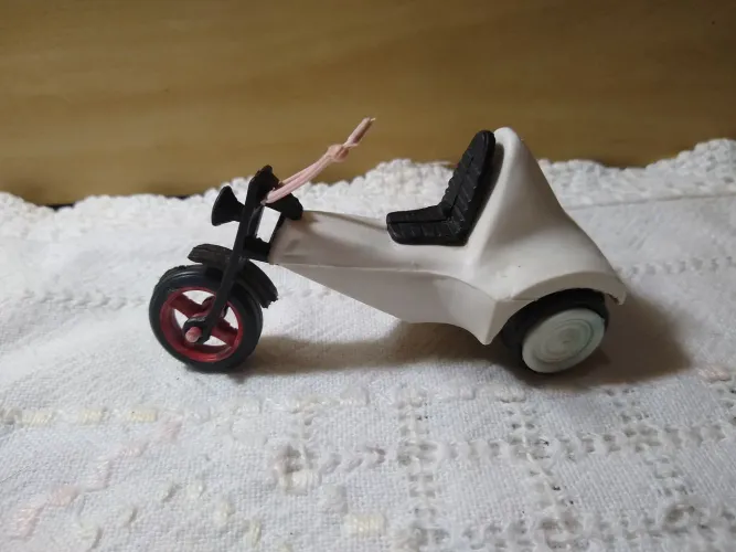 Triciclo miniatura Fuentes argentino