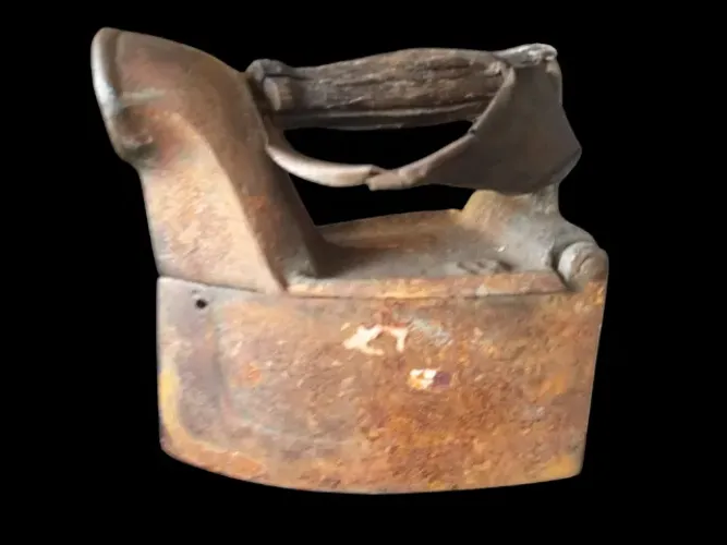 Ferro de passar roupa a brasa ( A Carvão)