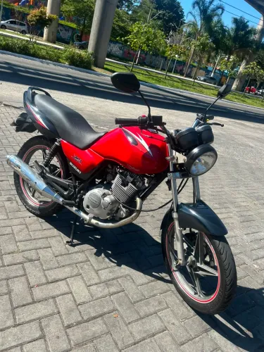 Moto Suzuki YES 125