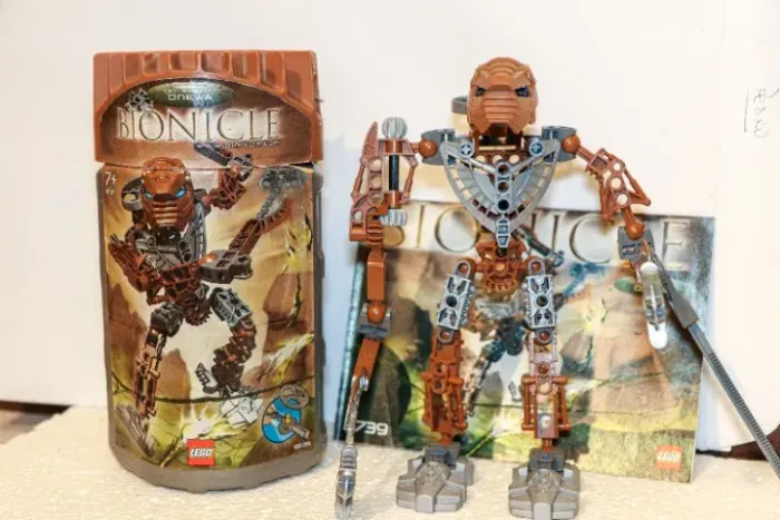 LEGO BIONICLE Toa Onewa Hordika 8739 Completo