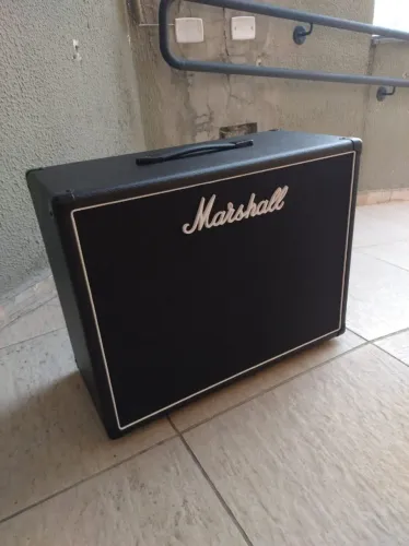 Caixa Marshall falante Celestion 12"