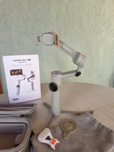 Insta360 Flow 2 Pro Creator Combo + Case Premium
