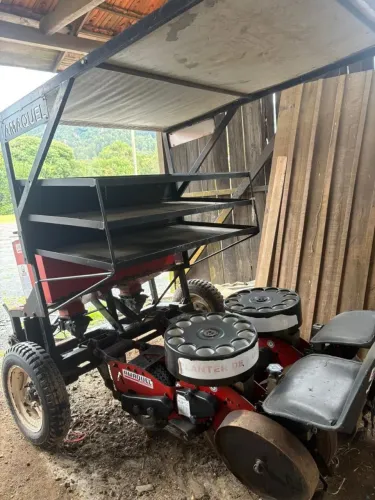 Plantadeira e adubadeira 
