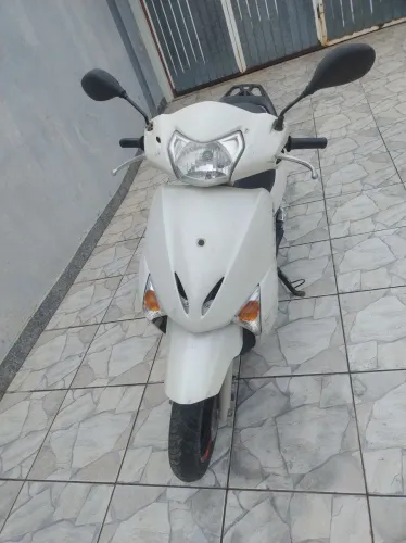 Honda lead
