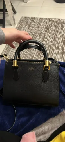 Bolsa Schutz Tote Pequena New Lorena Couro Preta - Excelente Estado