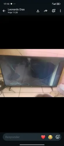Vendo tv pra retirada de peças