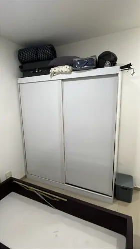Guarda-Roupa Casal Zeine - Excelente Estado - Comprado em 2024