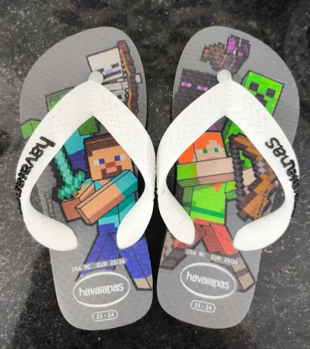 Vendo havaianas minecraft, numeração 23/24.