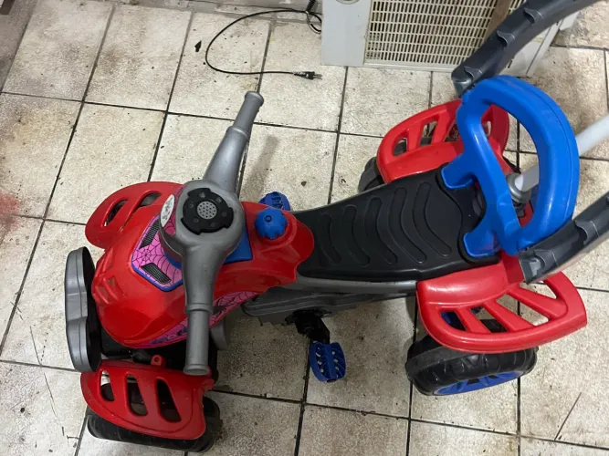 Quadriciclo infantil