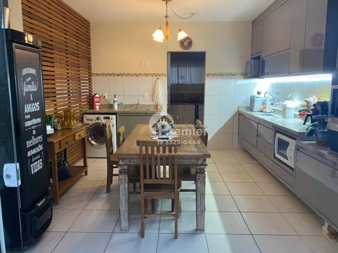 Casa Assobradada com 3 Quartos (2 Suítes) no Condomínio Villaggio di Itaici em Indaiatuba